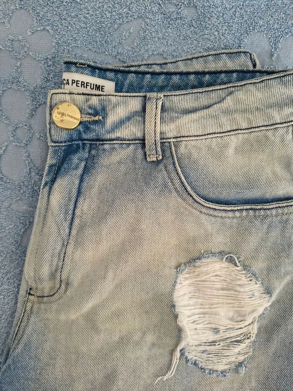 Short Jeans Curto sem Lycra Lavagem Clara  - Foto 4