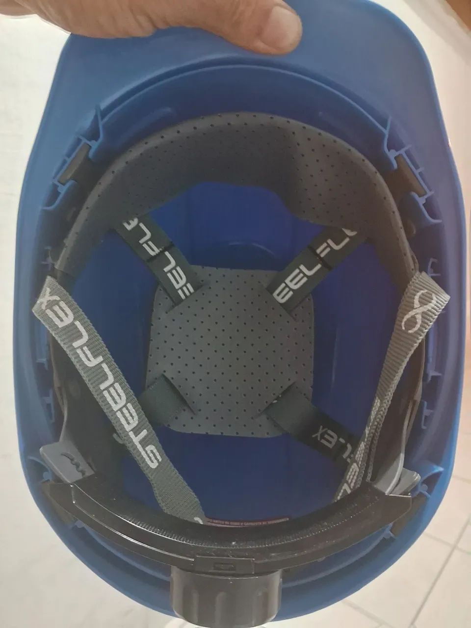 Vendo botas e capacete  pra obras e serviços.  - Foto 4