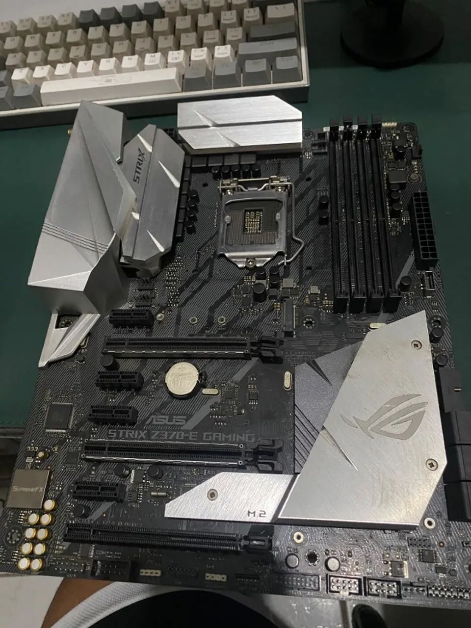 Placa-mãe ASUS ROG Strix Z370-E Gaming