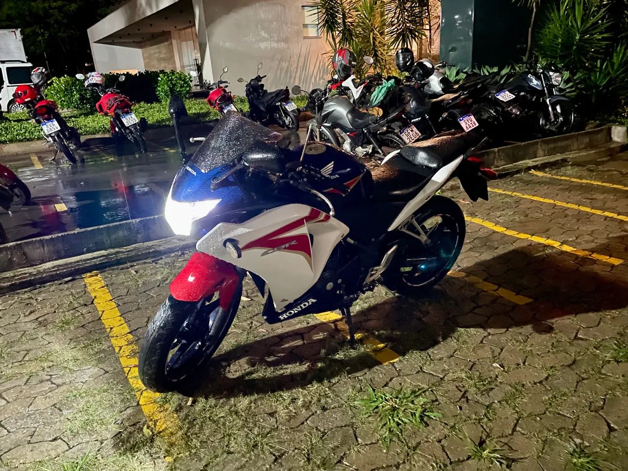 CBR 250R