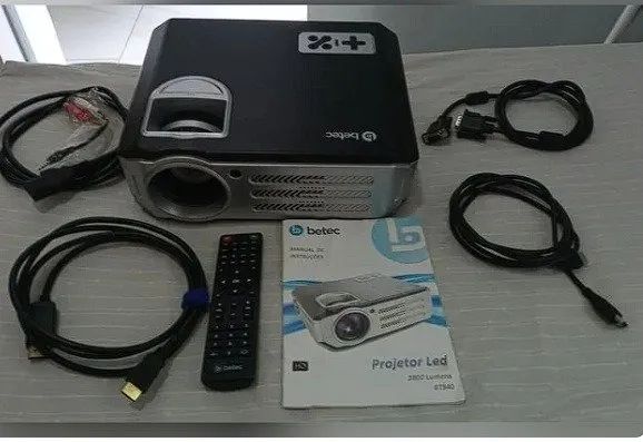 projetor betec B940