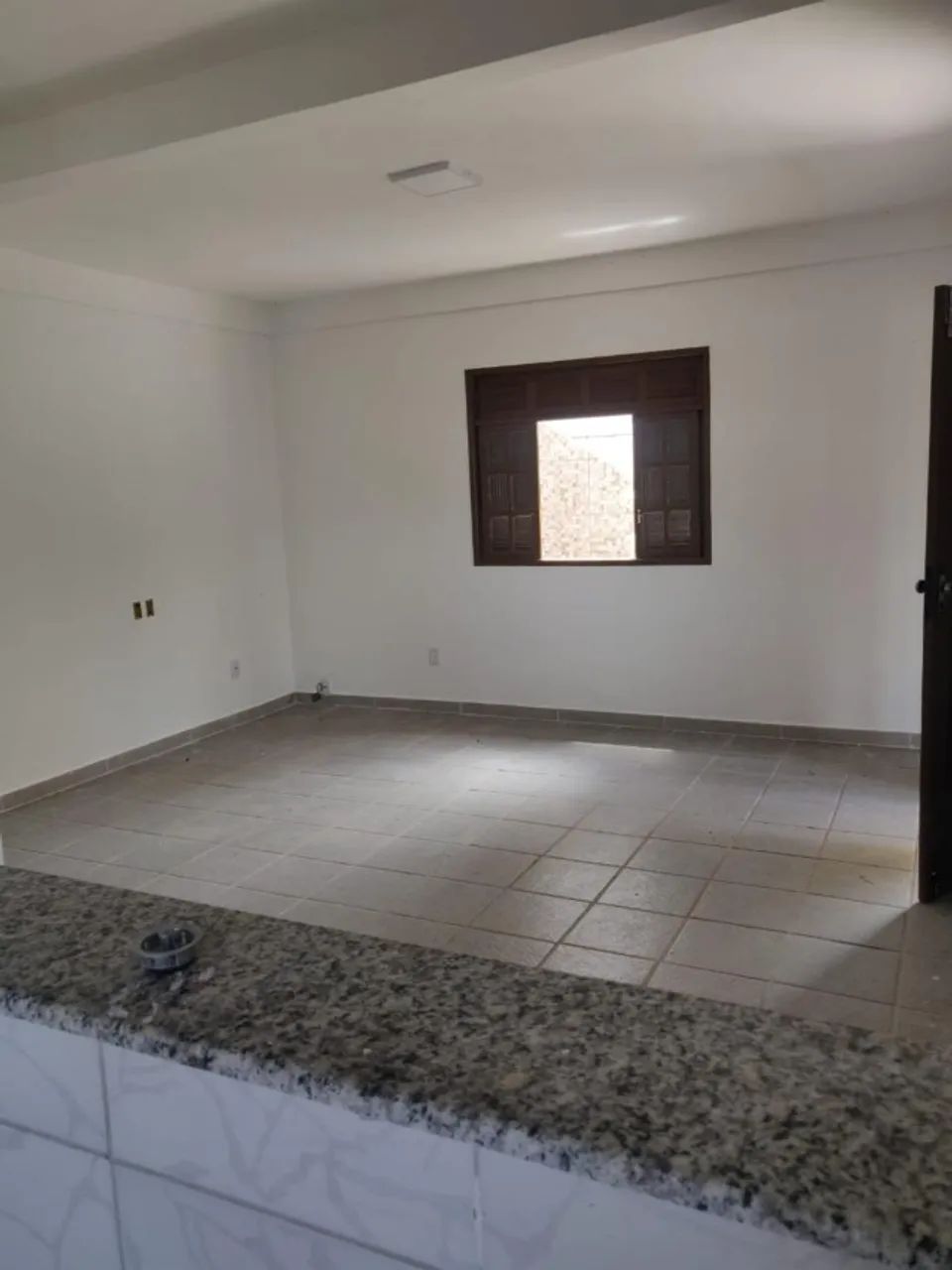 Casa Térrea com 2/4, varanda e garagem, próximo da praia em Pituaçu! - Foto 2