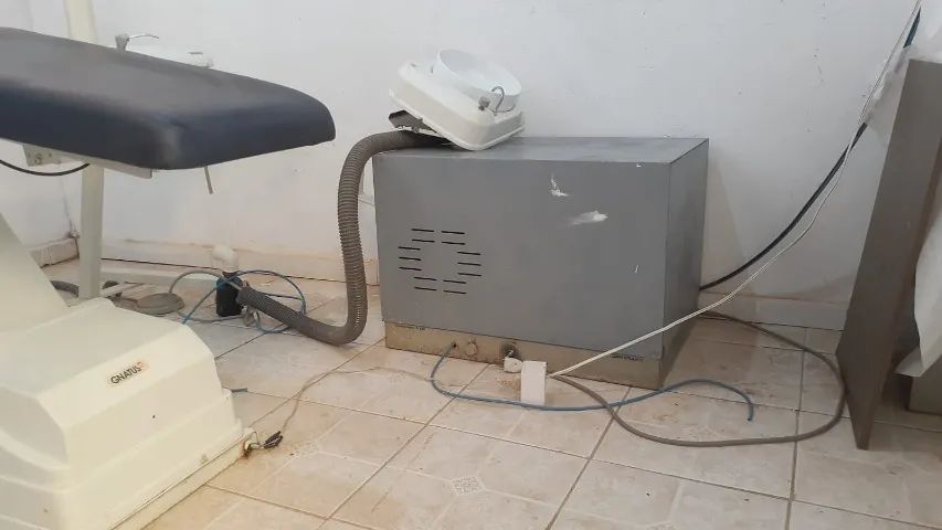 CADEIRA ODONTOLÓGICA GNATUS E COMPRESSOR SILENCIOSO DABI  - Foto 3