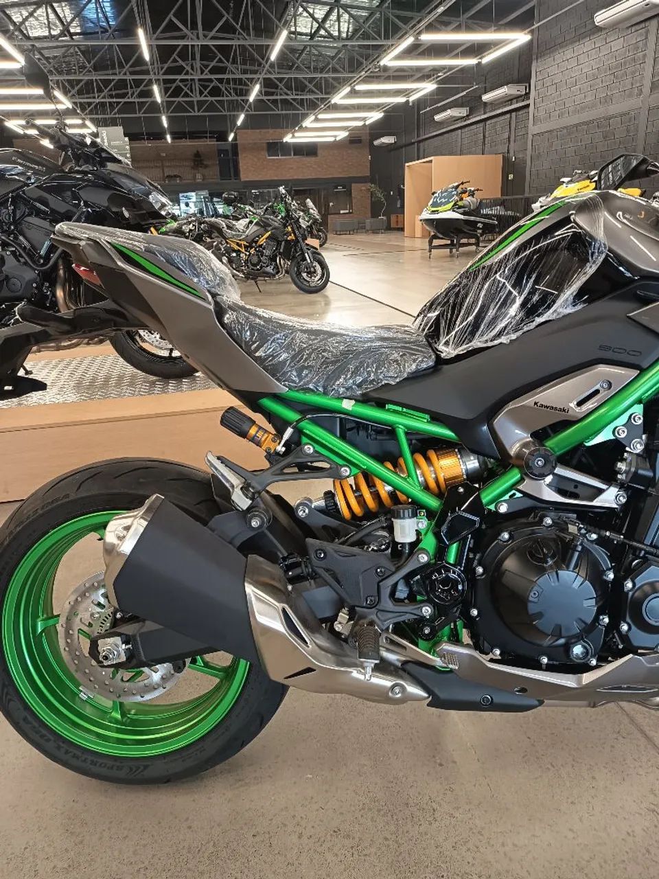 その他 Re Kawasaki 900 R Edition 2026 - 1498707263 | OLX