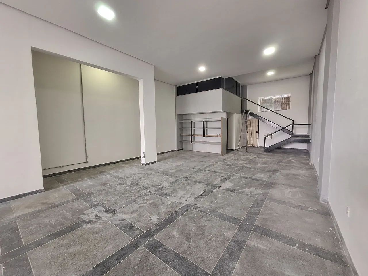 Aluga-se ponto comercial CENTRO - Foto 2