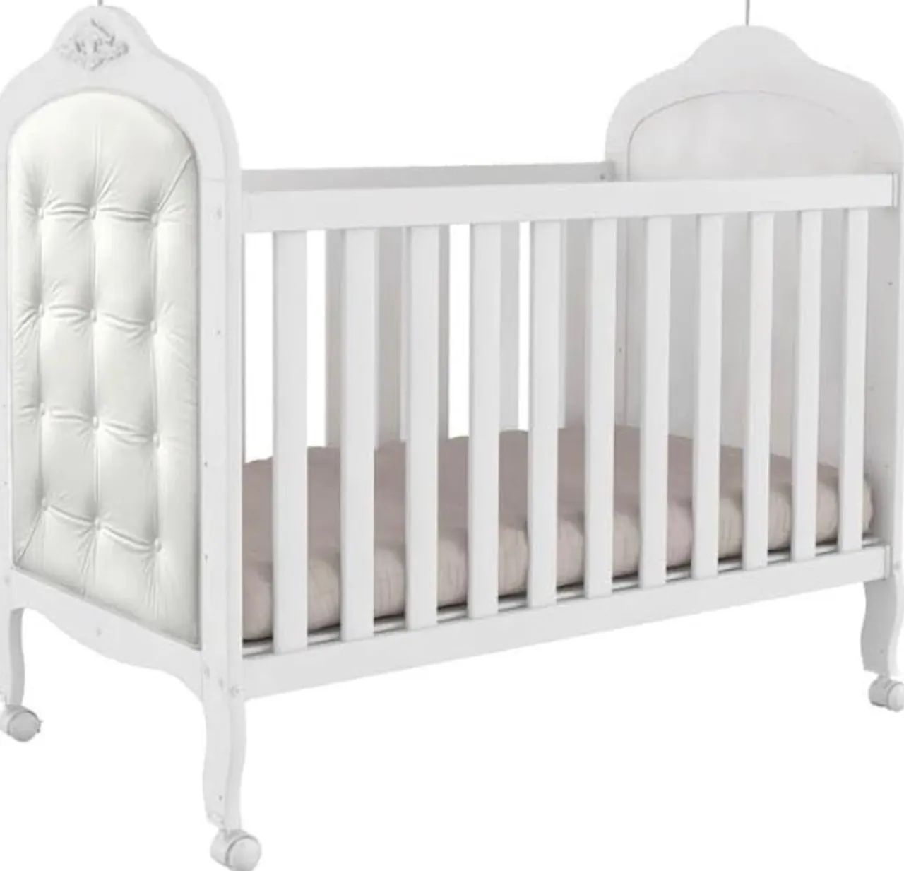 Berço unissex realeza com capitonê branco com colchão 