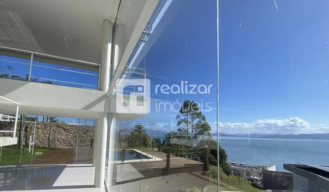 Casa de alto padrão em condominio fechado em Cacupé