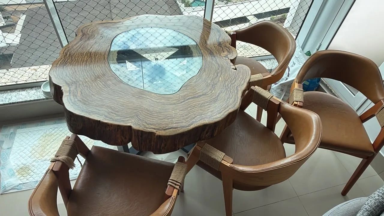 Mesa com 4 cadeiras  - Foto 2