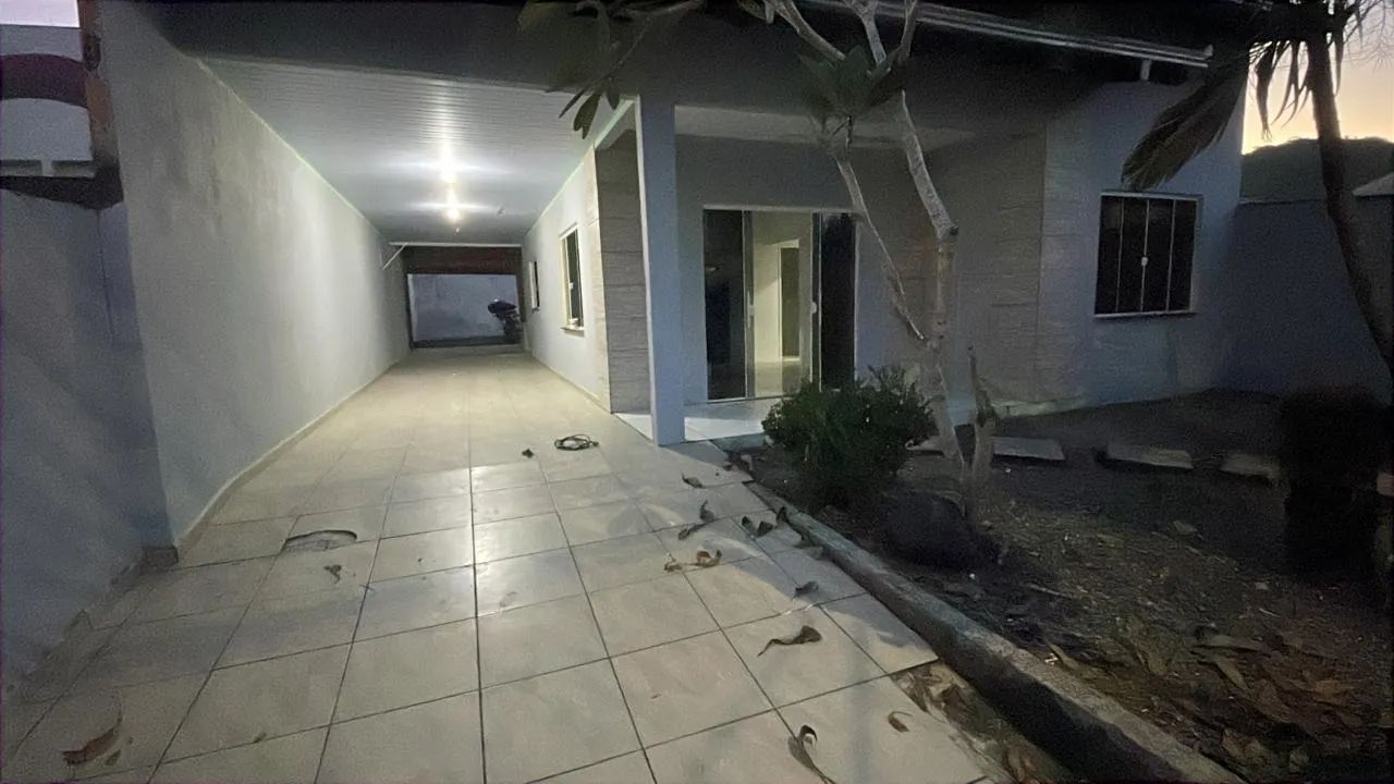 Vendo ou troco por casa de menor valor ! - Foto 2