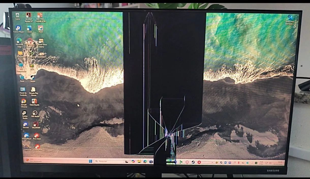 Monitor com defeito
