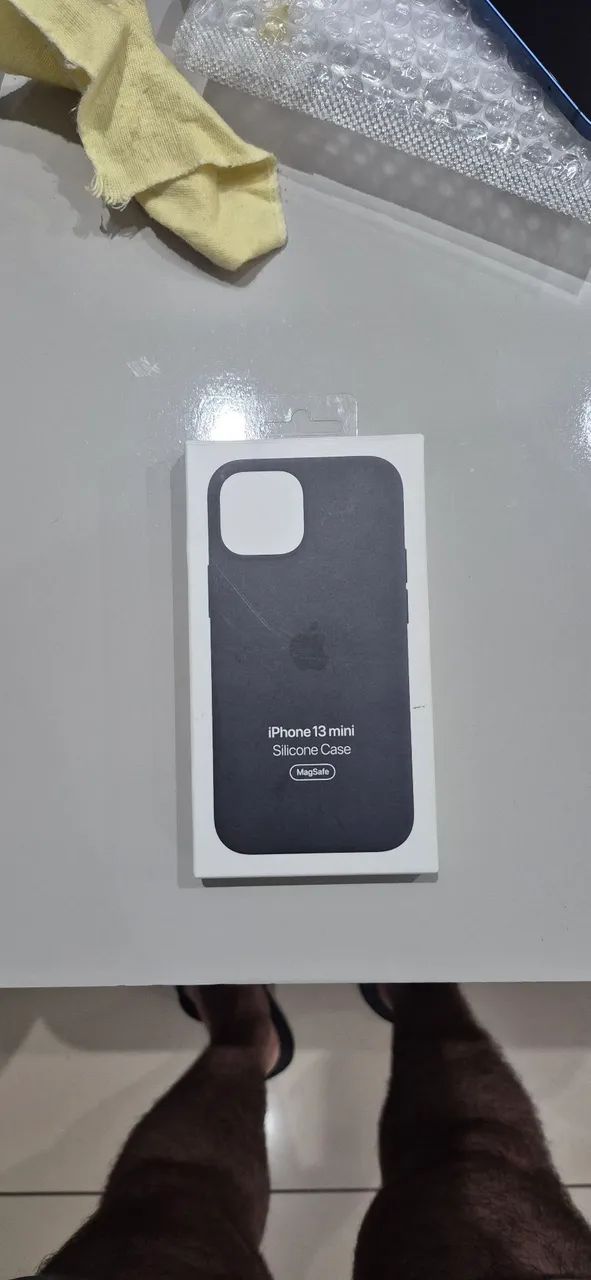 Capa Apple Silicone com Magsafe iPhone 13 Mini Preto<br><br><br> - Foto 4
