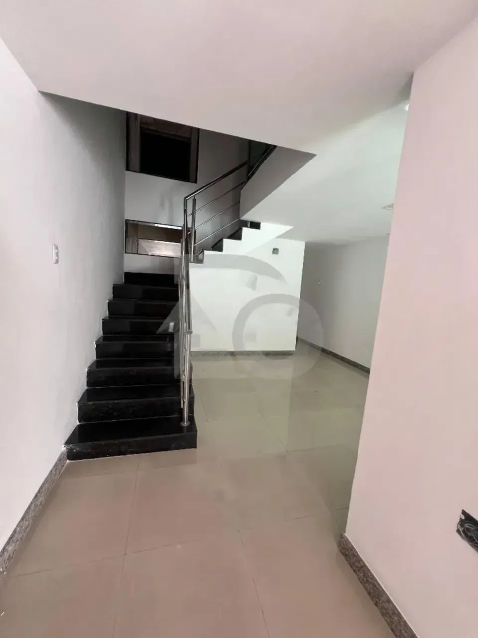 Casa Duplex Reformada com 5/4, 2 Suítes e 4 Vagas no Santo Antônio - Foto 2