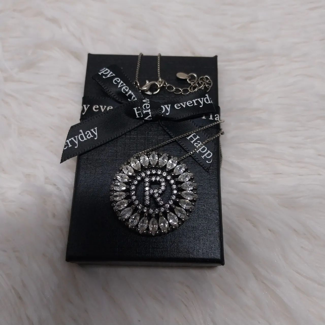 Conjunto Anel + Colar com a letra ?R? - Foto 4