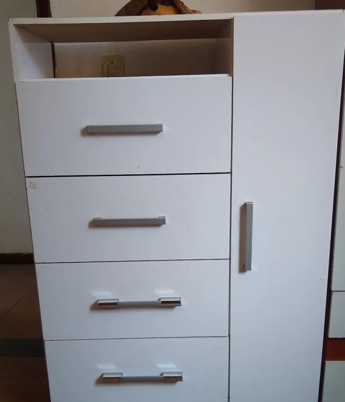 Cômoda em ótimo estado , bem espaçosa,  - Foto 2