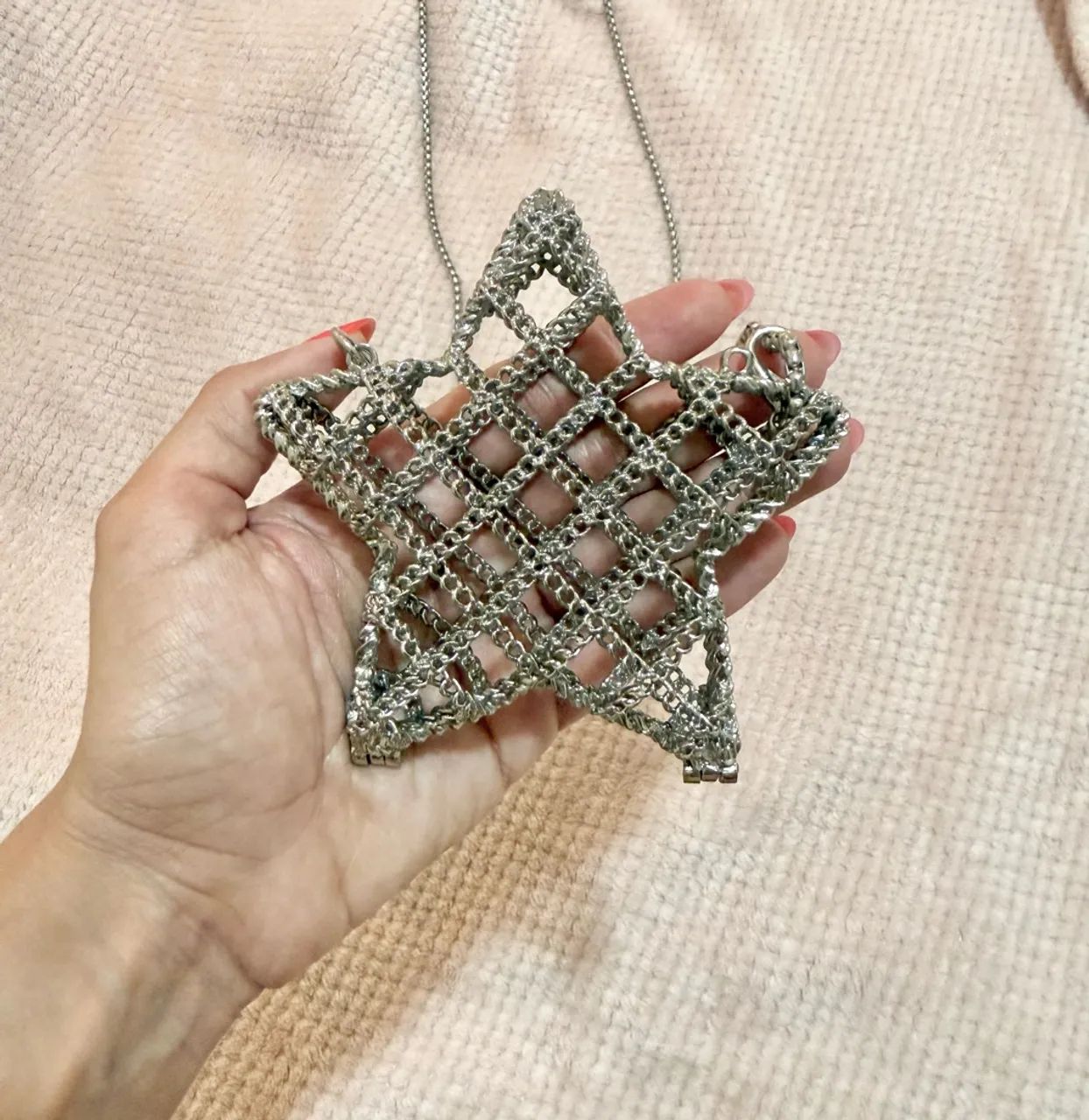 Bolsa mini bag metálica prata em formato de estrela  - Foto 3