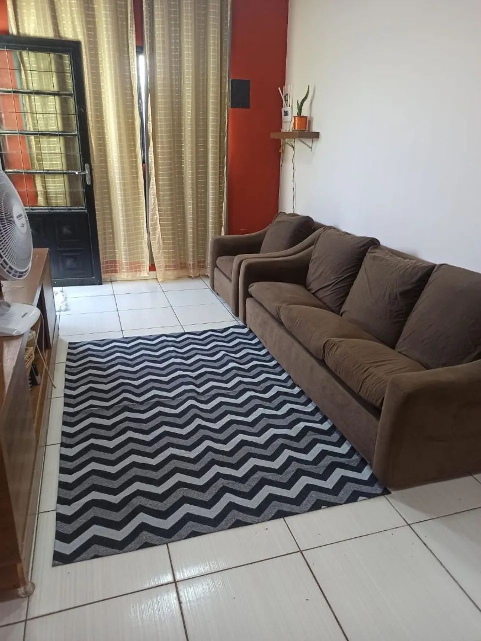 Sofá  antigo estilo colonial 70/80 - Foto 3