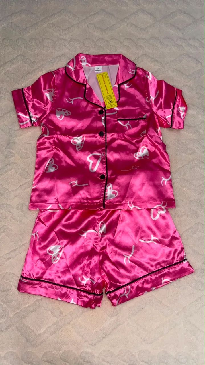 Lote de roupas infantis unissex pra quem quer uma renda extra