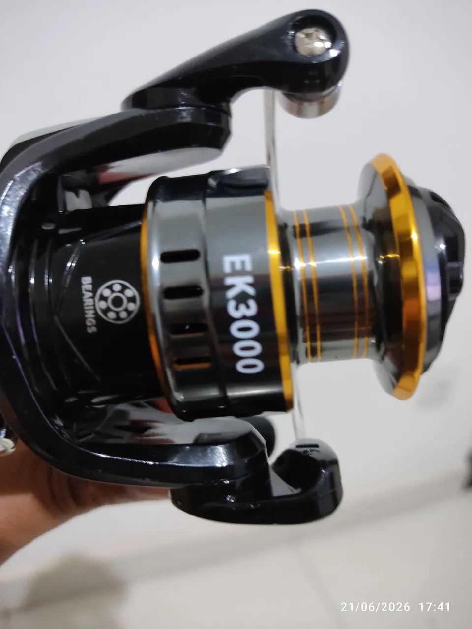 Vara de pesca com molinete novo  - Foto 2