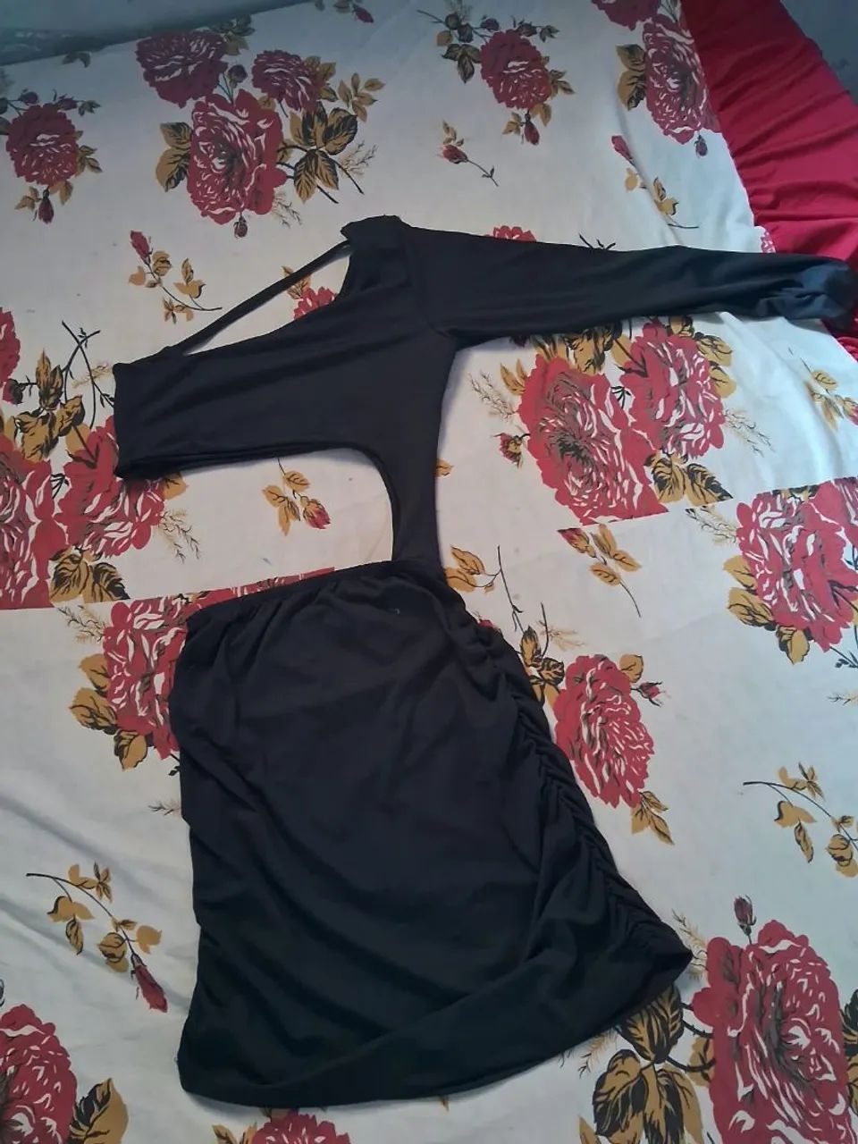 VESTIDO PRETO