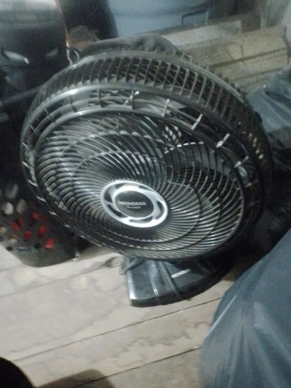 Ventilador mundial, funciona perfeitamente 
