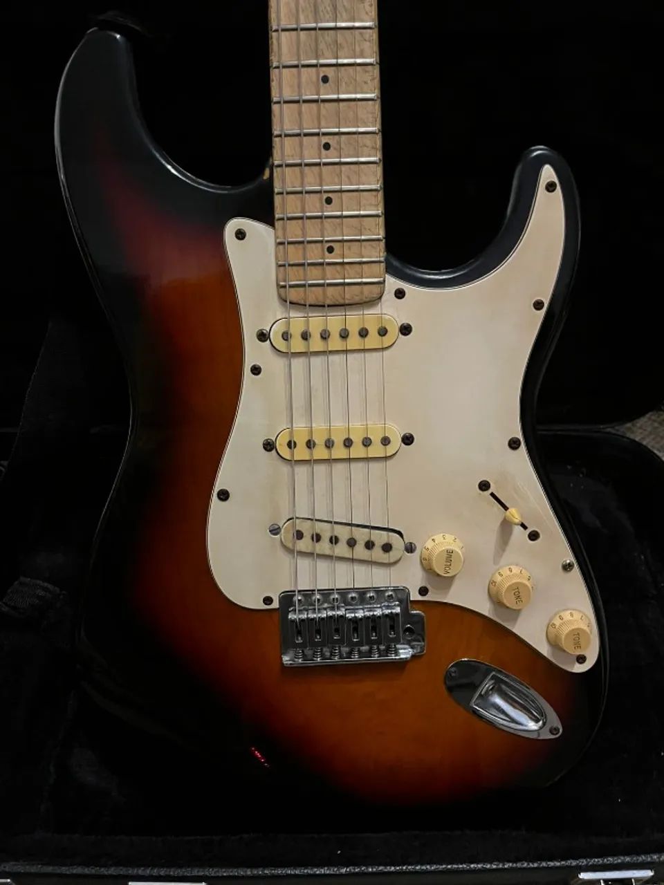 Guitarra Strato Michael com Captadores Squier e Case - Foto 2
