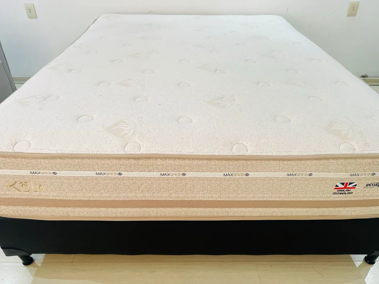 Cama box queen 