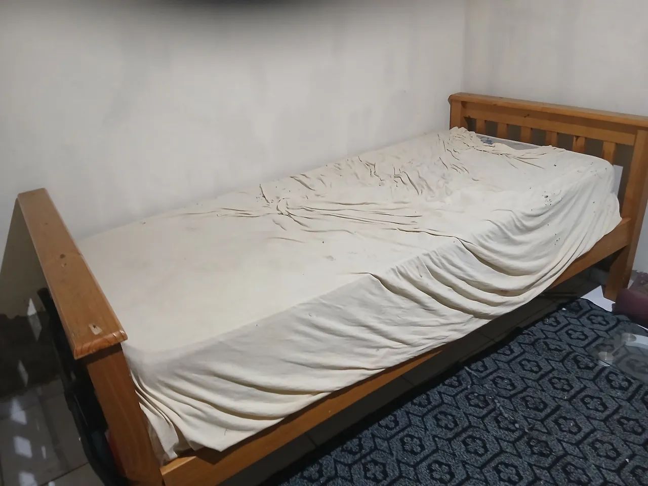 Cama solteiro com colchão  - Foto 2