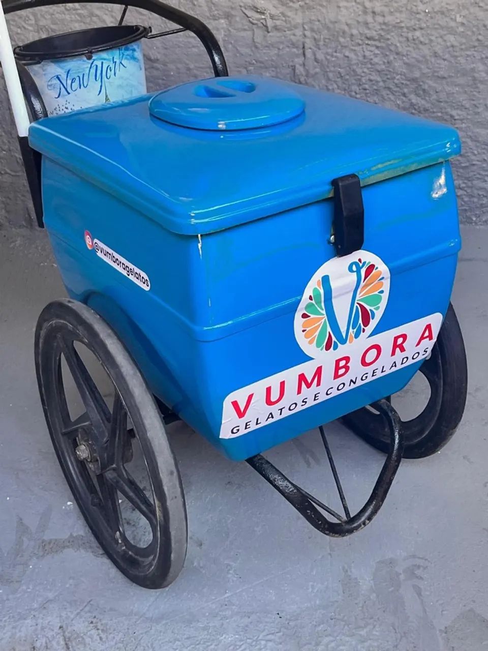 CARRINHO DE PICOLÉ E SORVETE