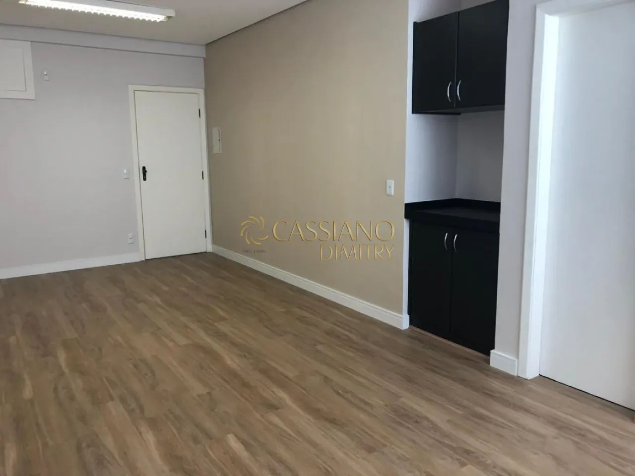 Sala comercial para locação de 28m² | 01 banheiro e 01 vaga de garagem | Edifício Profissi - Foto 3
