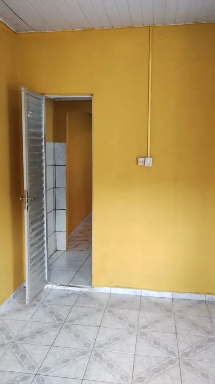 ALUGA-SE CASA NOS FUNDOS  - Foto 4