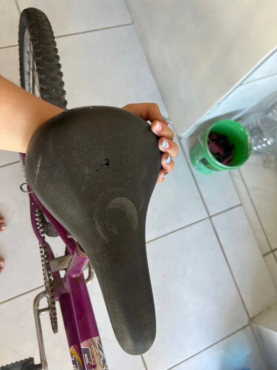 Bicicleta roxa tropical  - Foto 2