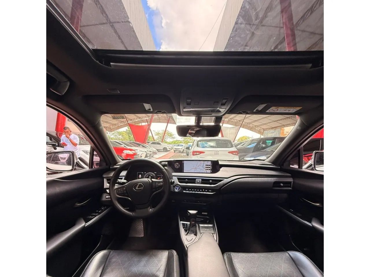 Lexus UX-250h Luxury 2.0 16V Aut.(hybrid), foto 6 de 11