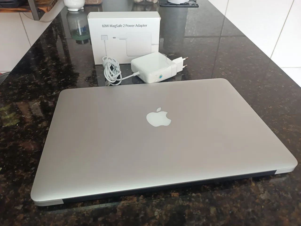 MacBook Air i5 MacOS Monterrey impecável 