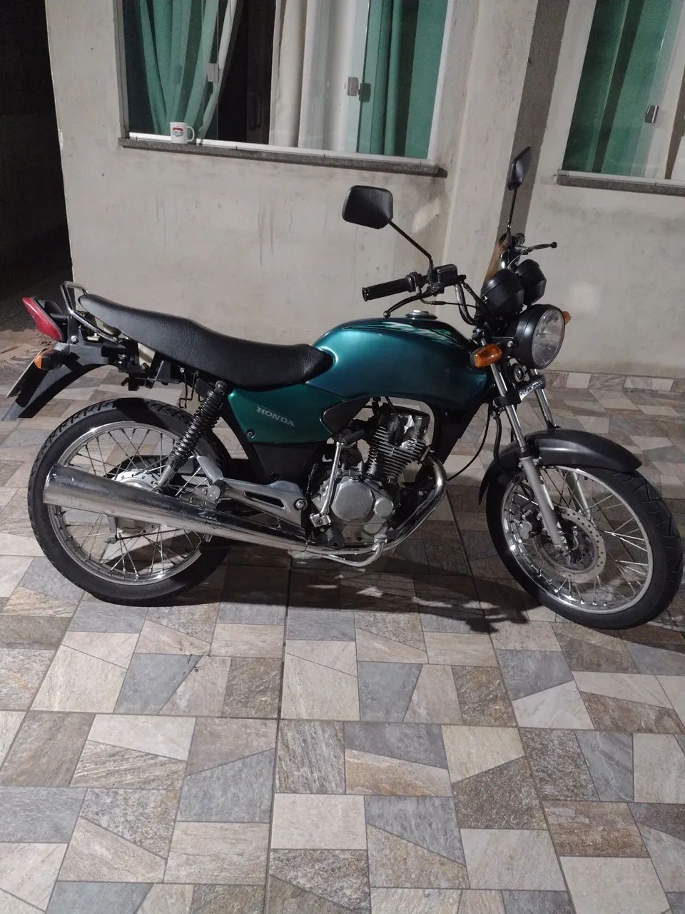 Titan KS  - Foto 3