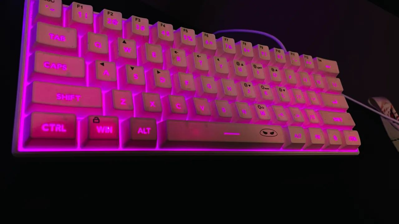 Teclado branco 60% + removedor de teclas  - Foto 4