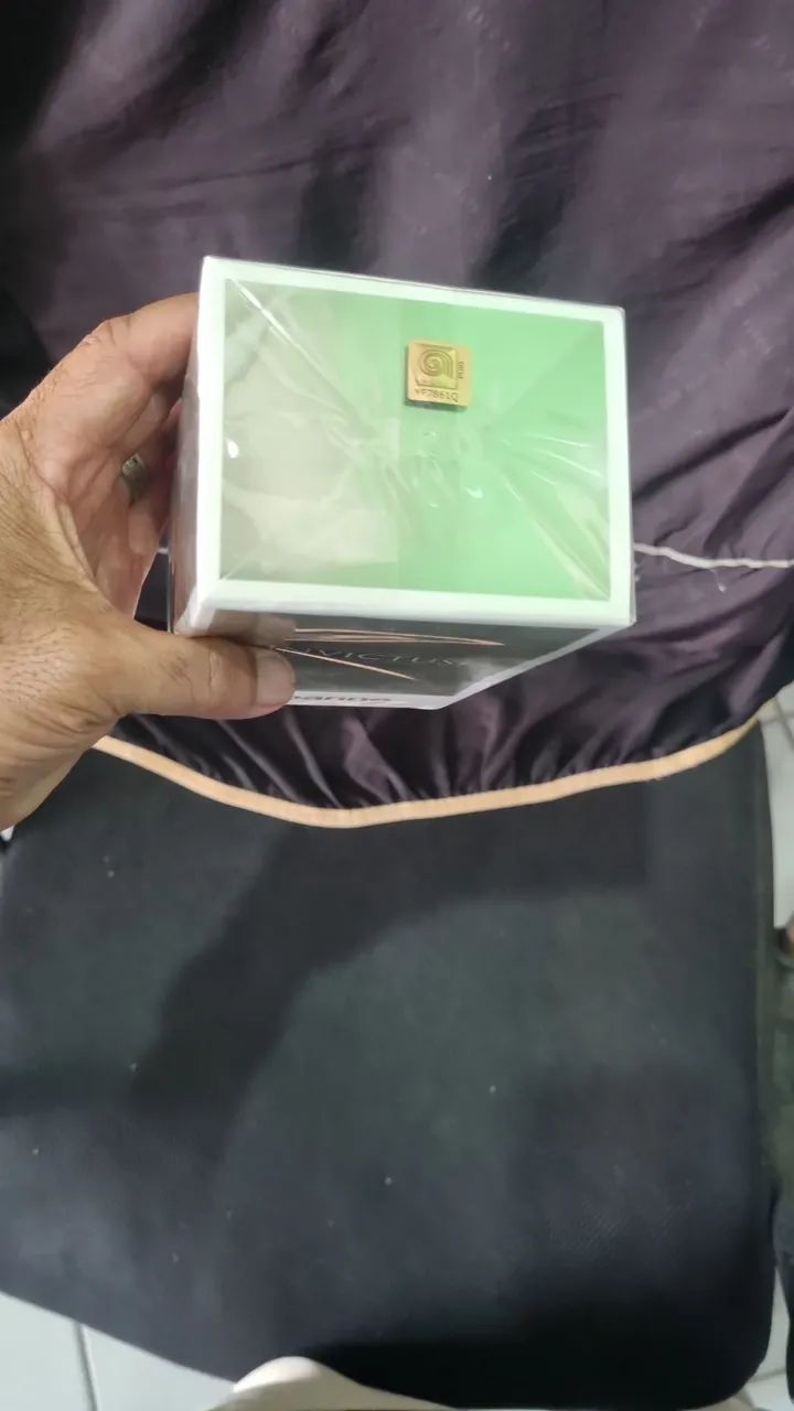 Vendo perfume original importado lacrado  - Foto 3