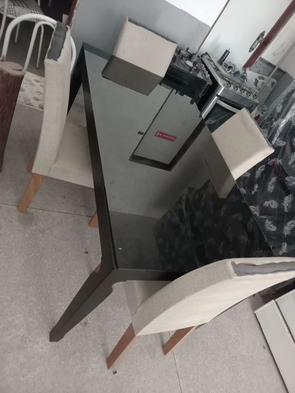 Mesa com 4 cadeiras 