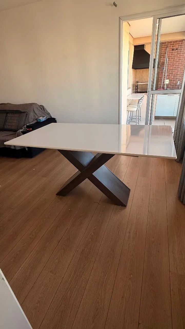 Mesa com 4 cadeiras