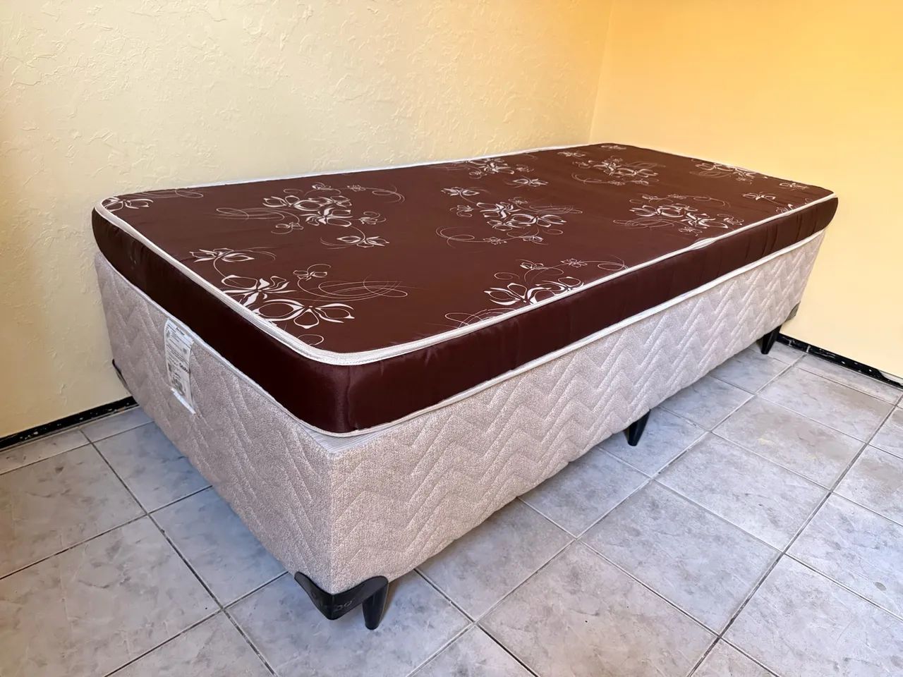 Cama base mais colchão 