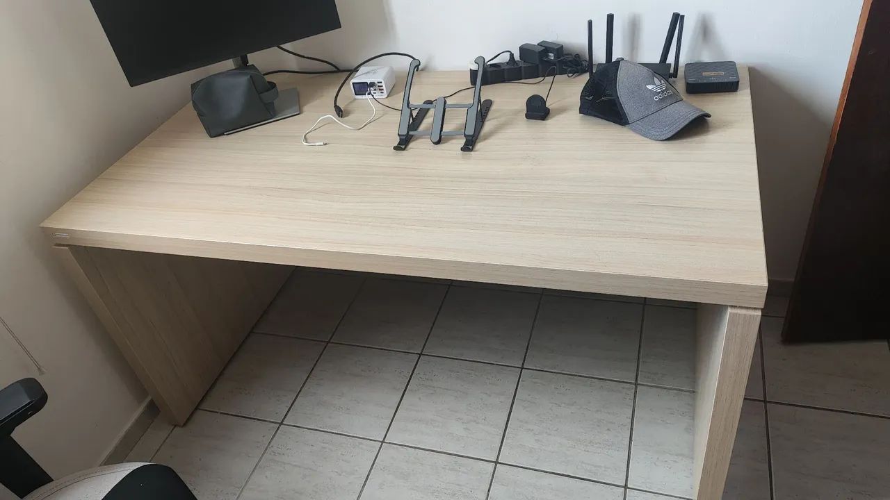 Mesa de trabalho - Foto 3