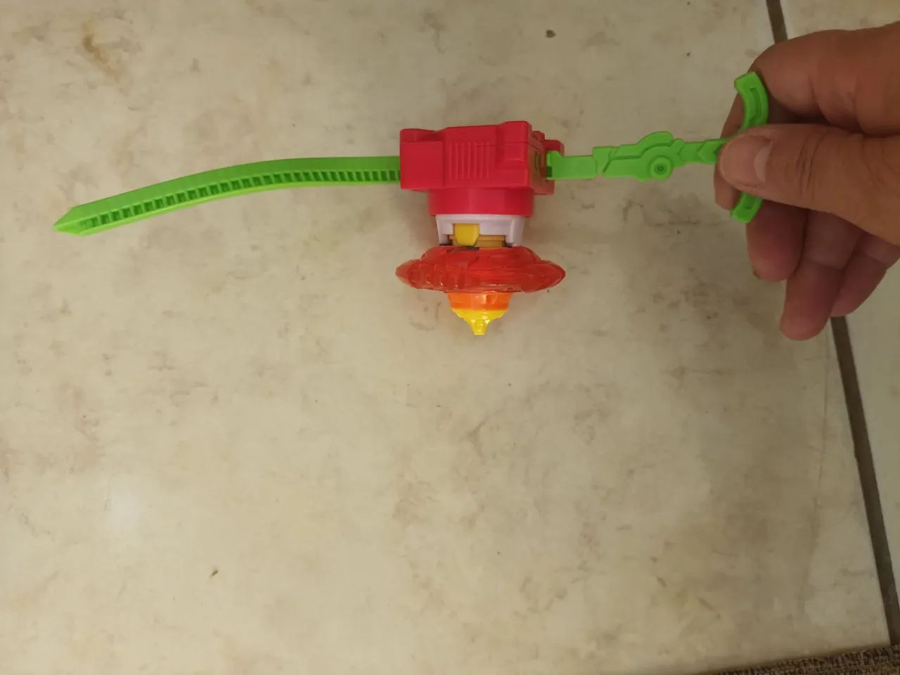 Beyblade plástico original completo - Foto 3