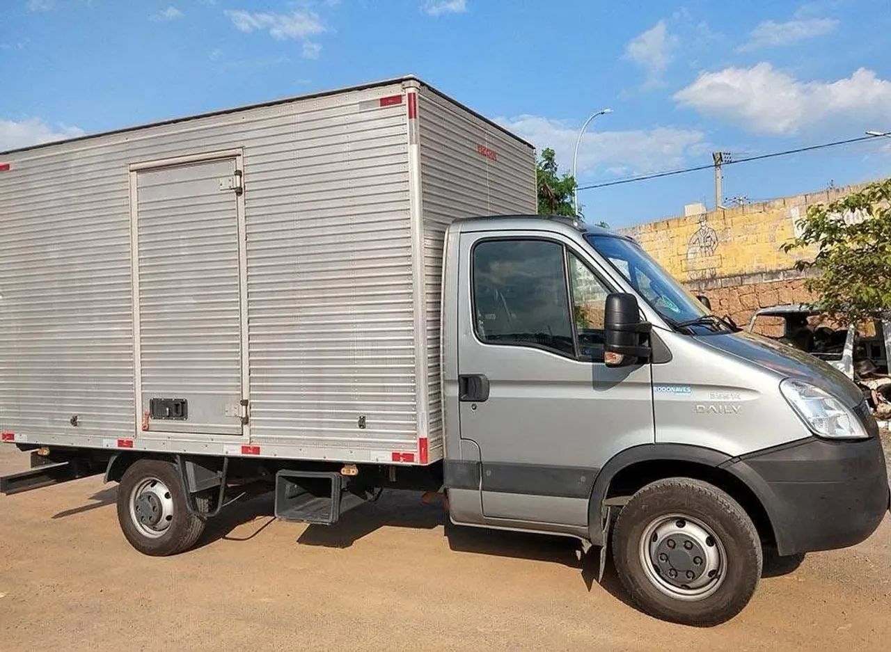 IVECO 35S14 BAÚ 2014 - Foto 4
