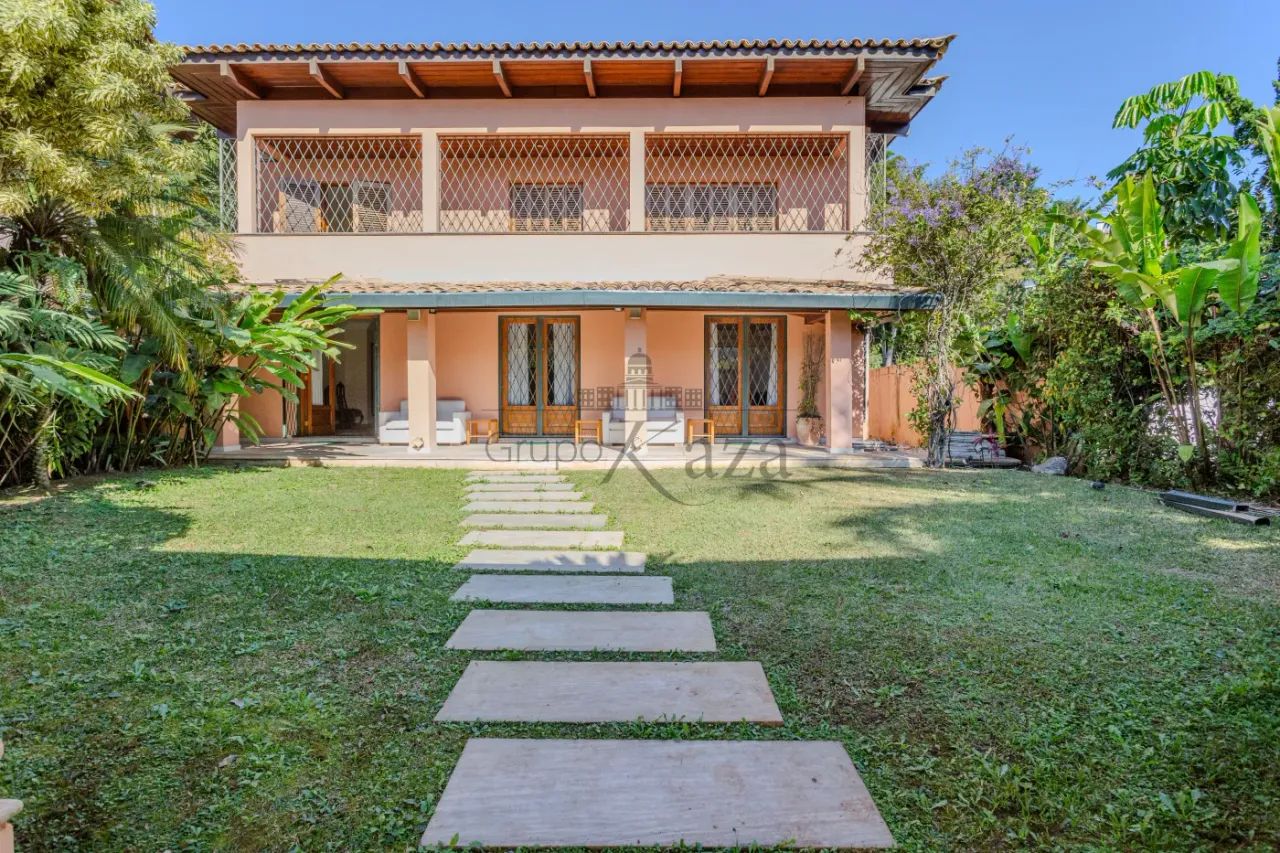 Casa - Cidade Jardim - 4 Suítes - 880m².