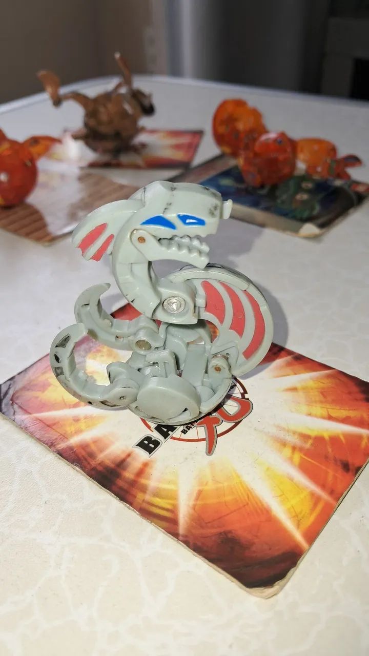Bakugan Abyss Omega Haos especial raro