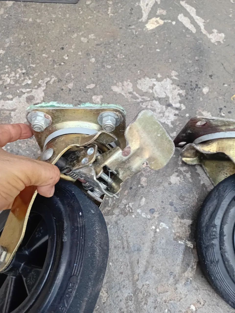 Pneu (carrinho ) - Foto 4