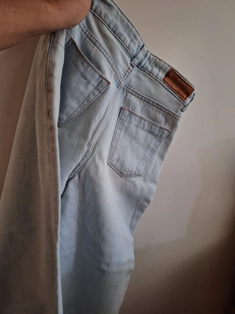 Calça jeans semi novos tam 34 - Foto 2
