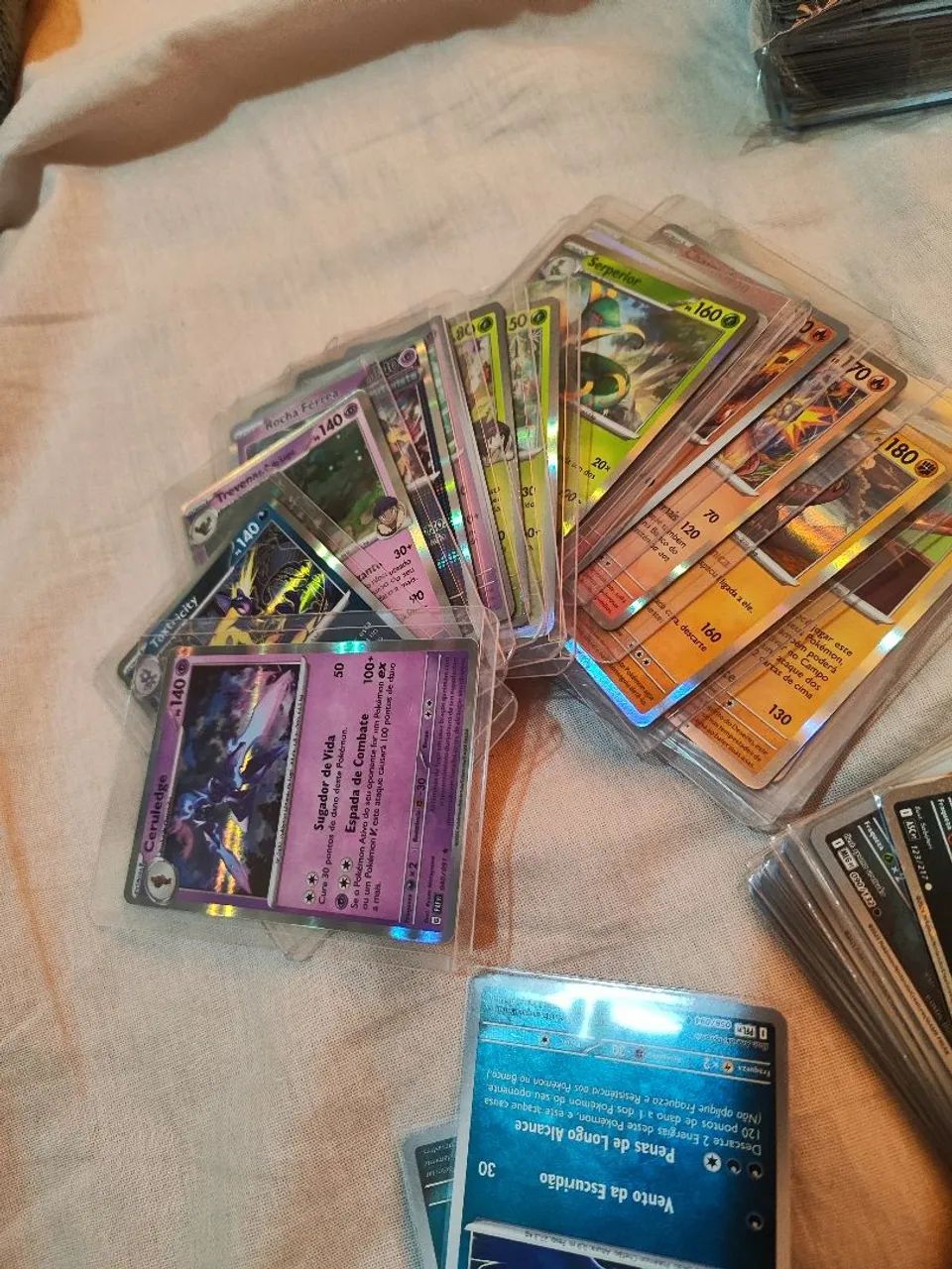 234 Cartas Pokémon + brilhantes+ultrarrara+comuns - Foto 3