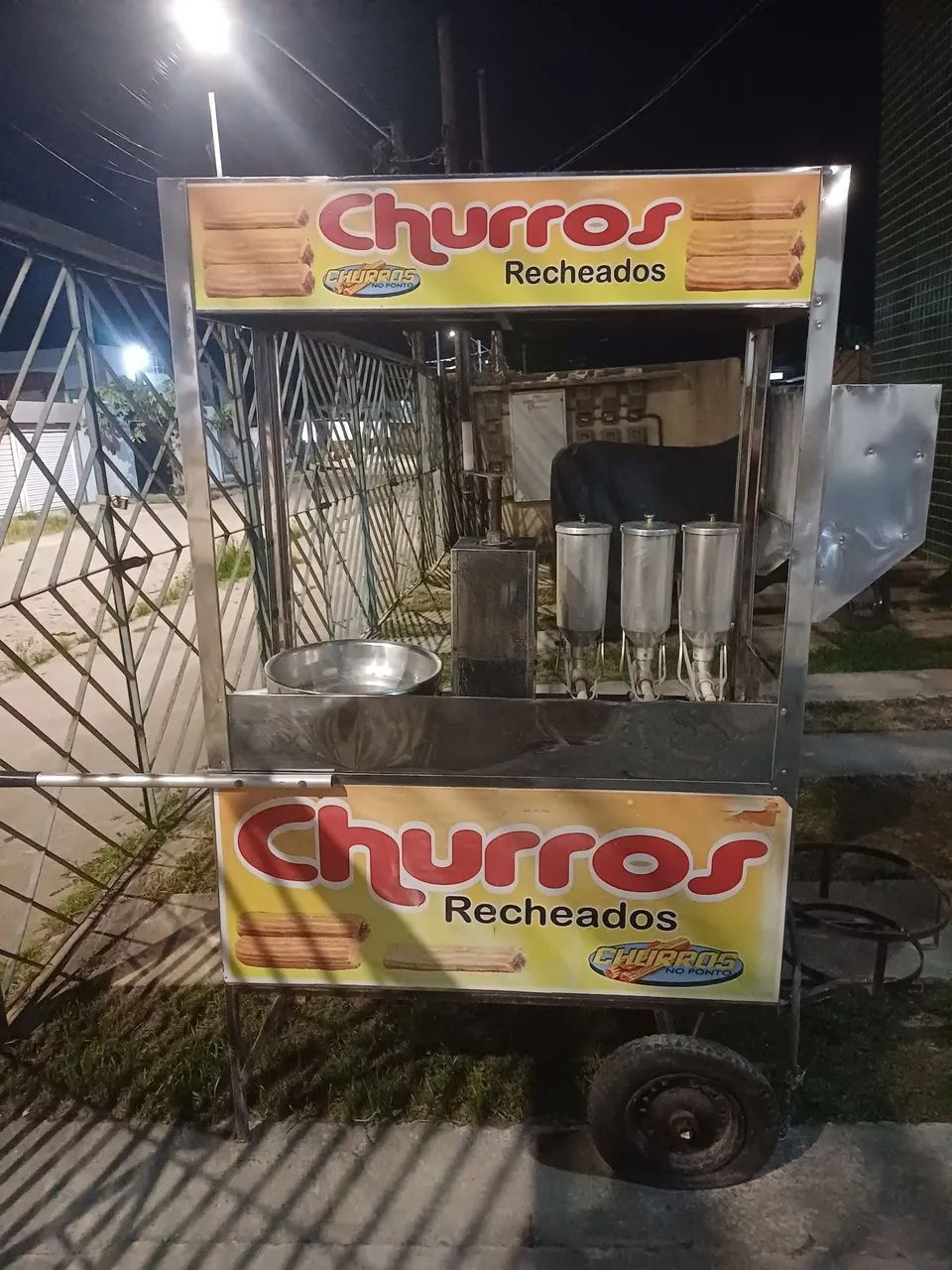 Vendo carinho de churros 