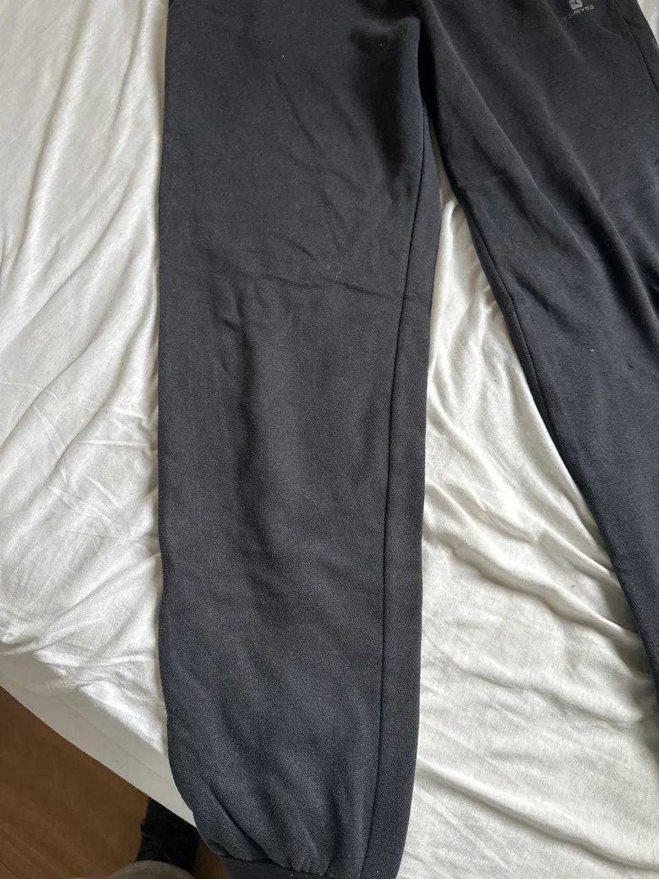 Calça de moleton preta TAM 10  - Foto 3