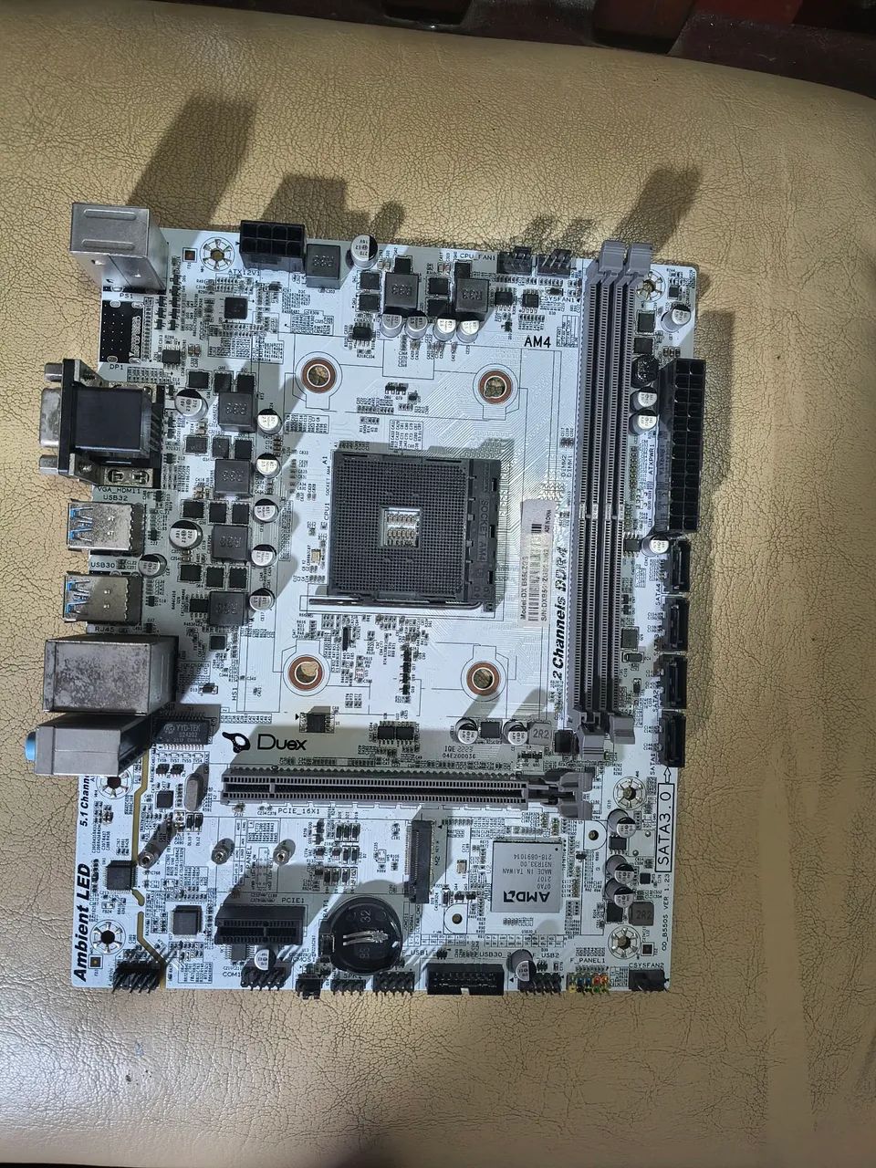 Ab350m gigabyte e b559m duex liga sem imagem  - Foto 3